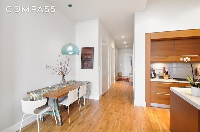 360 Furman St Unit 511, New York City, NY 11201 - hall with light wood-style flooring, recessed lighting, and baseboards