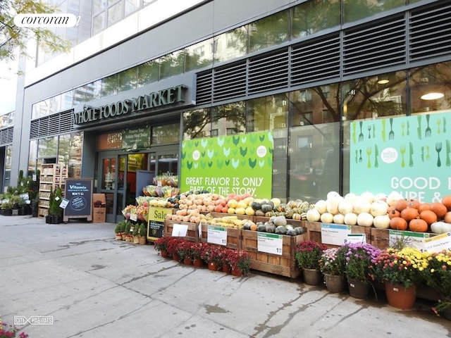 200 E 58th St Unit 10C, New York City, NY 10022 - view of building exterior