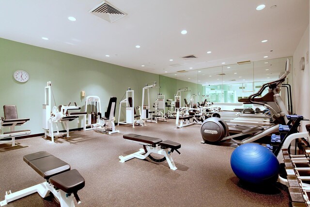 235 E 40th St Unit 6B, New York City, NY 10016 - workout area featuring recessed lighting