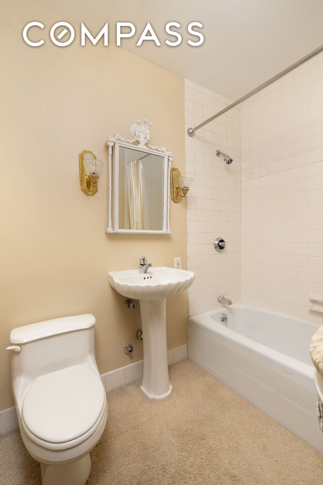 20 W 64th St Unit 41H, New York City, NY 10023 - full bath with toilet, shower / bathtub combination, and baseboards