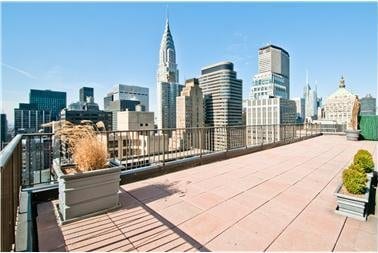 view of patio featuring a city view
