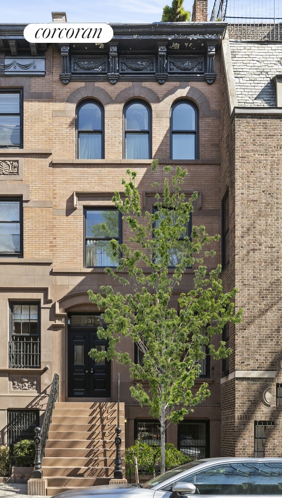 view of building exterior