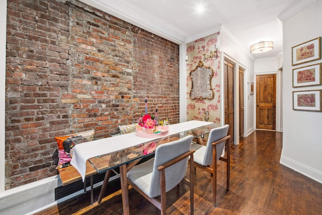 dining area featuring baseboards, ornamental molding, and dark wood-style flooring