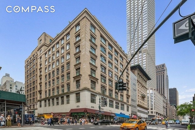 372 5th Ave Unit 9J, New York City, NY 10018 - view of property featuring a city view