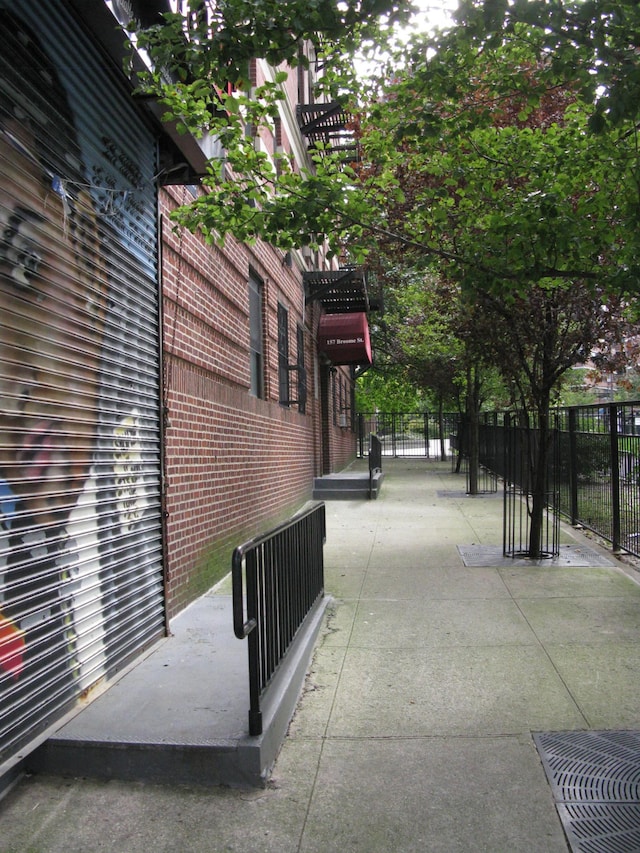 157 Broome St Unit 5-E, New York City, NY 10002 - view of home's community