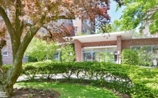 3750 Hudson Manor Ter Unit 6Hw, New York City, NY 10463 - rear view of house featuring brick siding
