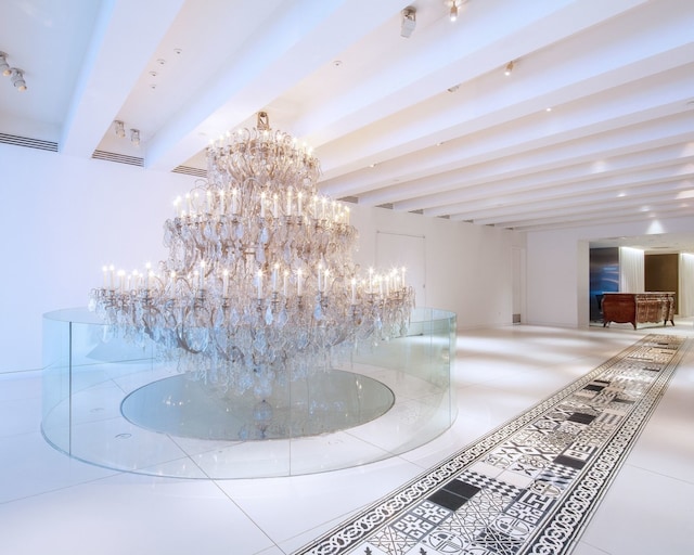 interior details with a notable chandelier