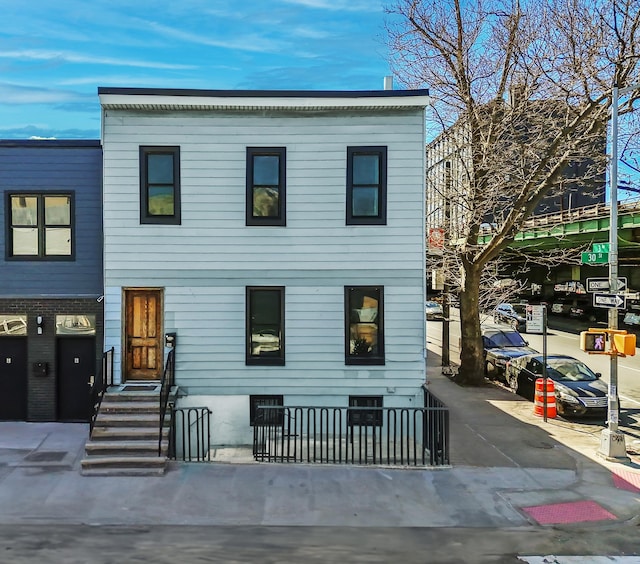 view of front of house