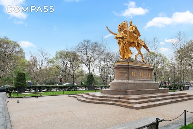 781 5th Ave Unit 514, New York City, NY 10022 - surrounding community