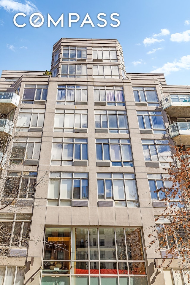 view of apartment building / complex