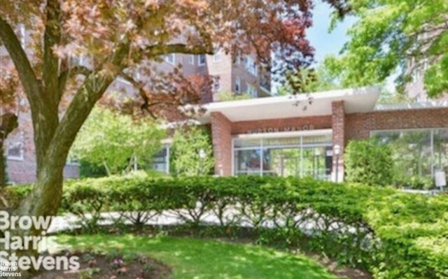 3750 Hudson Manor Ter Unit 6De, New York City, NY 10463 - rear view of house featuring brick siding