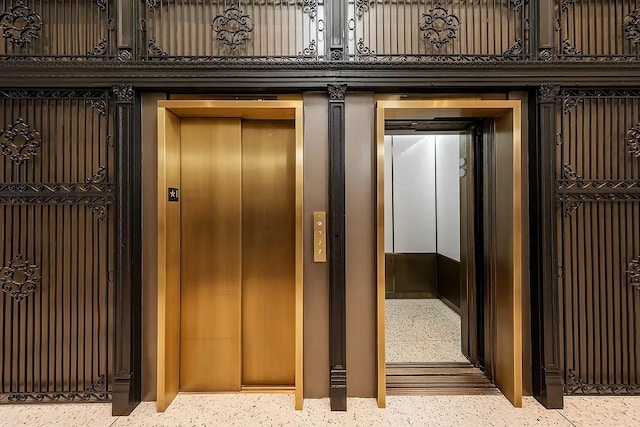 366 Broadway Ph Ph, New York City, NY 10013 - entrance to property with elevator