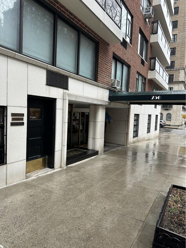750 Park Ave Unit 1C, New York City, NY 10021 - view of property with a view of city