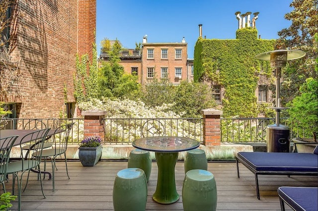 27 Perry St, New York City, NY 10014 - view of wooden deck