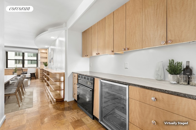 bar featuring visible vents, beverage cooler, recessed lighting, and baseboards