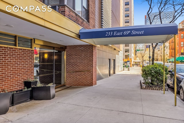 233 E 69th St Unit 2C, New York City, NY 10021 - view of patio / terrace