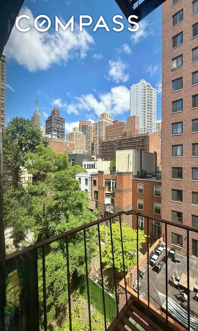 229 E 29th St Unit 5H, New York City, NY 10016 - balcony with a view of skyline