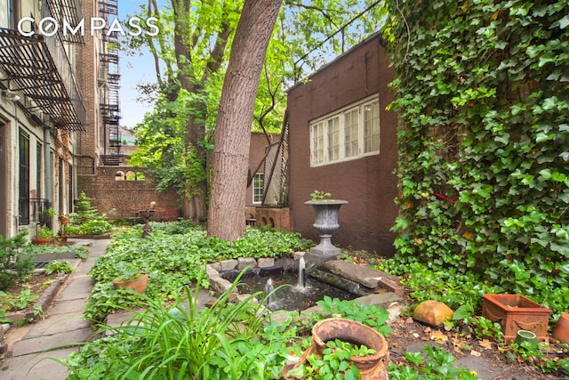 352 W 12th St Unit 5D, New York City, NY 10014 - view of yard