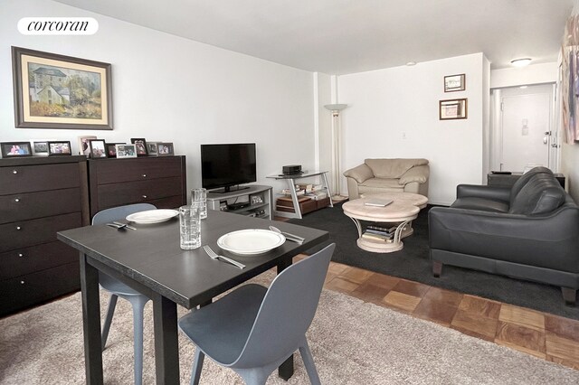 153 E 57th St Unit 11L, New York City, NY 10022 - view of home office