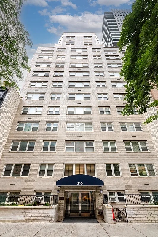 view of building exterior