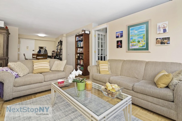 333 E 66th St Unit 7A, New York City, NY 10065 - view of living area