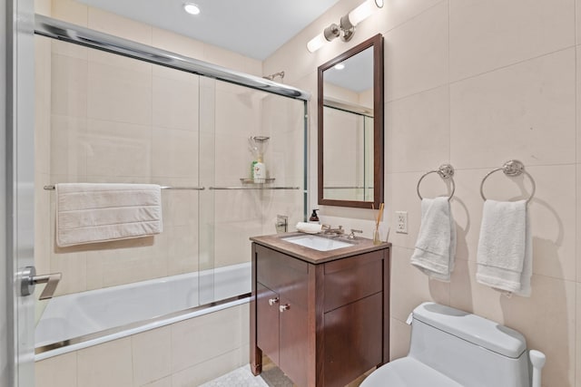 80 Riverside Blvd Unit 16-P, New York City, NY 10069 - full bath featuring tiled shower / bath combo, toilet, vanity, and recessed lighting