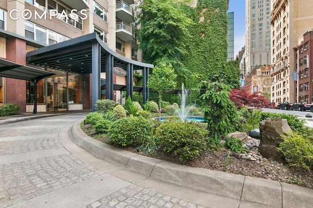 118 E 60th St Unit 31A, New York City, NY 10022 - view of property's community