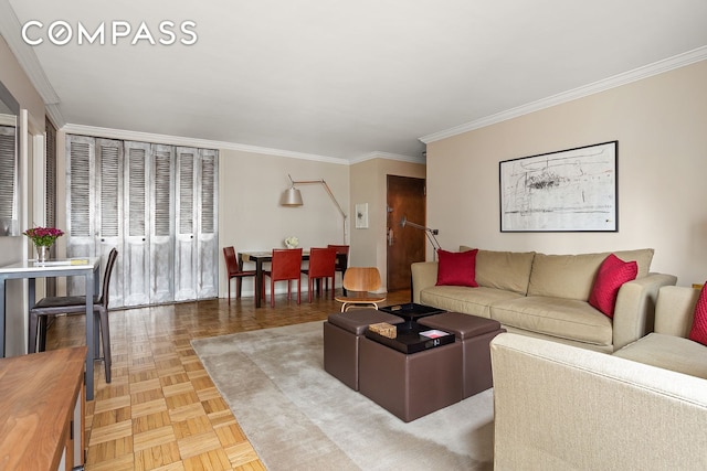 118 E 60th St Unit 31A, New York City, NY 10022 - living room featuring ornamental molding