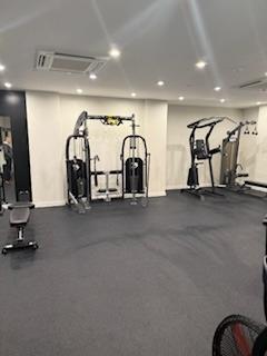 exercise room featuring recessed lighting