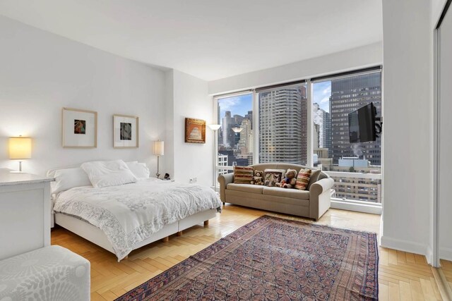 845 United Nations Plz Unit 7-H, New York City, NY 10017 - view of bedroom