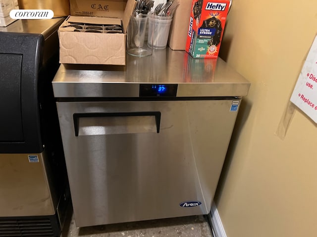 550 Metropolitan Avenue Commercial, New York City, NY 11211 - detailed view of stove and fridge