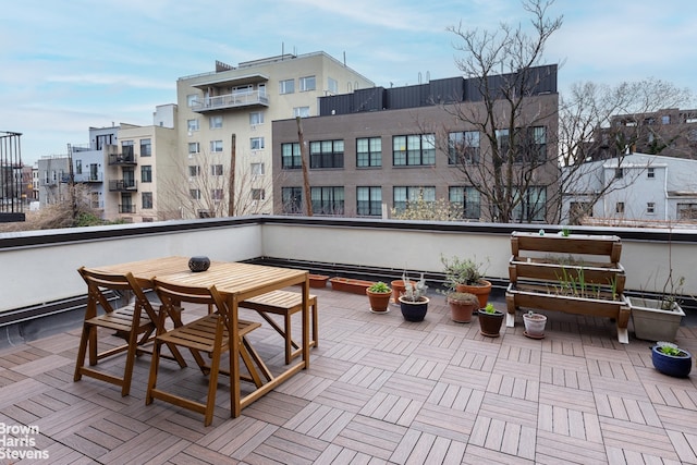 balcony with outdoor dining space