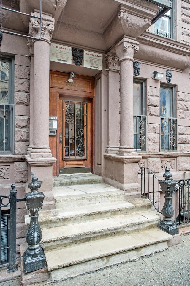view of property entrance
