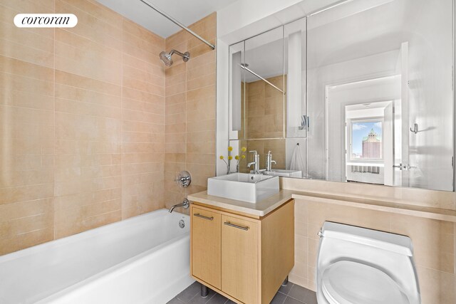 306 Gold St Unit 25D, New York City, NY 11201 - bedroom featuring baseboards, wood finished floors, and a city view