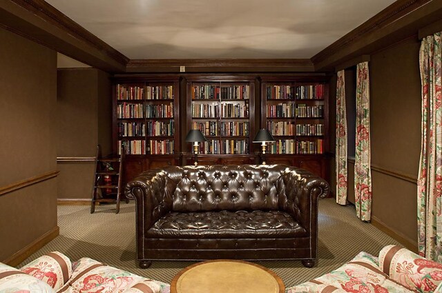 333 W 56th St Unit 8I, New York City, NY 10019 - living area with wood finished floors and baseboards