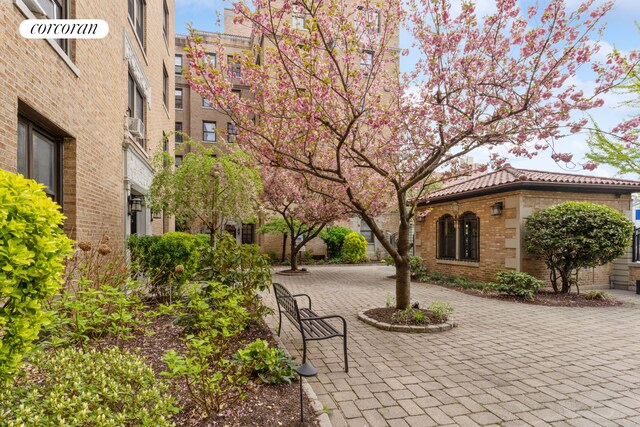 148-09 Northern Blvd Unit 1J, New York City, NY 11354 - view of property's community