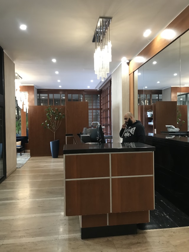 58 W 58th St Unit 9D, New York City, NY 10019 - welcome area with recessed lighting and a chandelier
