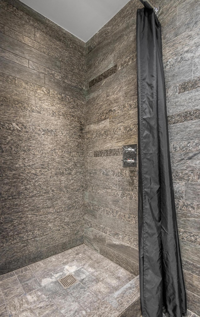 20 Pine St Unit 516, New York City, NY 10005 - bathroom with a tile shower