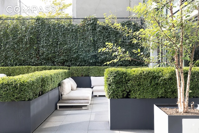 view of patio with outdoor lounge area