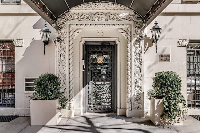 view of exterior entry
