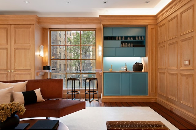 349 W 86th St, New York City, NY 10024 - sitting room featuring wood finished floors and bar