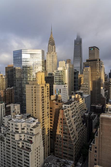 310 E 46th St Unit 15-E, New York City, NY 10017 - skyline view