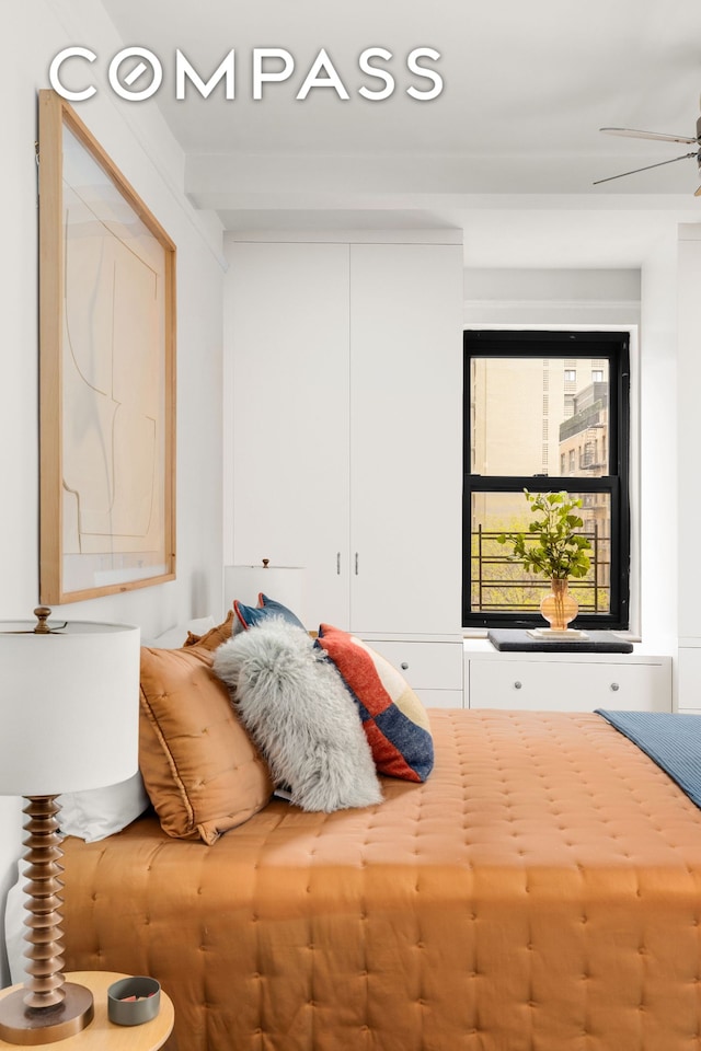 245 E 72nd St Unit 8G, New York City, NY 10021 - bedroom with a closet
