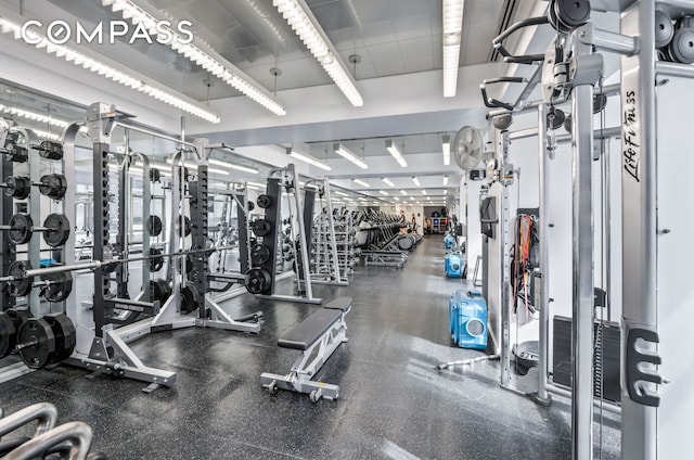 2373 Broadway Unit 1425, New York City, NY 10024 - view of gym
