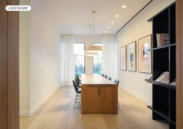 234 E 46th St Unit 202, New York City, NY 10017 - dining room with light wood-style flooring, baseboards, and recessed lighting