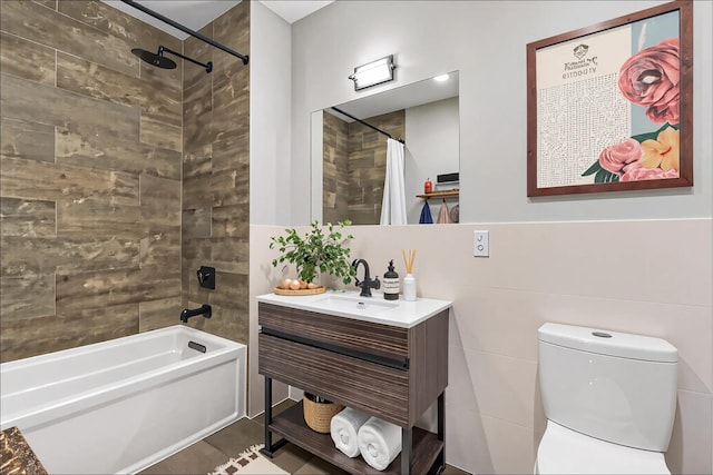 42-60 Crescent St Unit 7D, New York City, NY 11101 - bathroom with vanity, toilet, and shower / tub combo with curtain