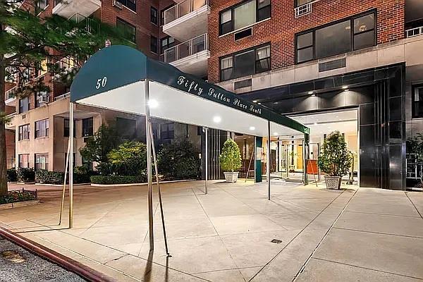 50 Sutton Pl S Unit 8H, New York City, NY 10022 - view of patio / terrace
