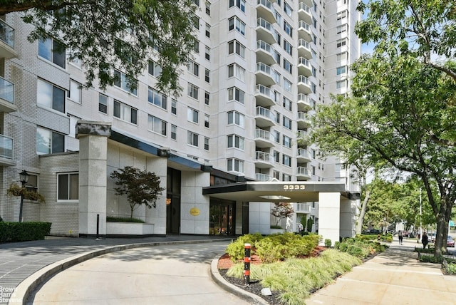 3333 Henry Hudson Pkwy Unit 19Y, New York City, NY 10463 - view of apartment building / complex