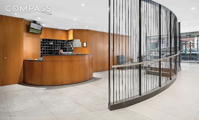 251 E 32nd St Unit 2A, New York City, NY 10016 - welcome area with recessed lighting
