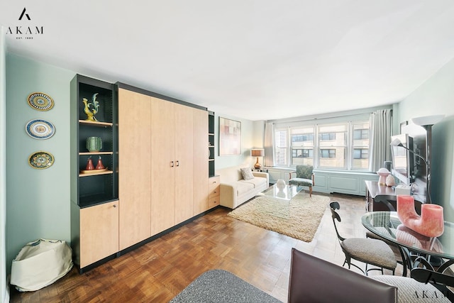 155 E 38th St Unit 9-H, New York City, NY 10016 - view of living area